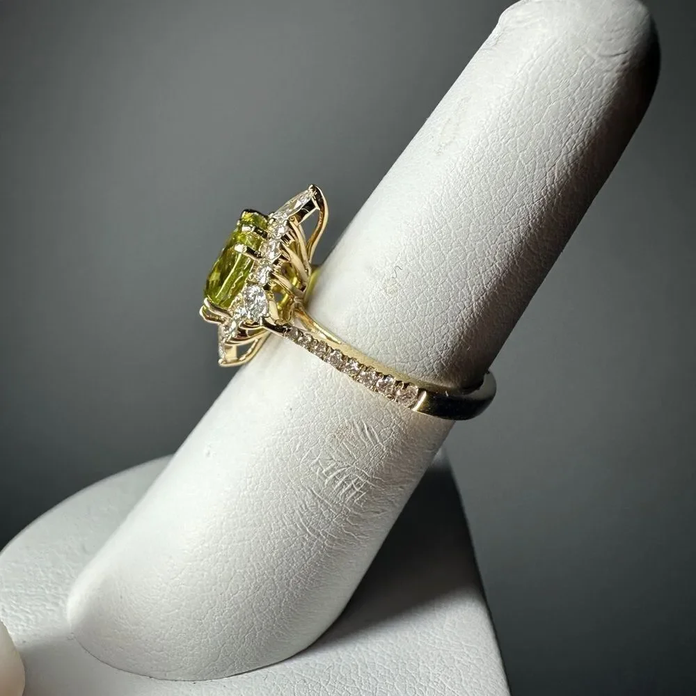 NWT‎ 8.2x7.2mm Oval Cut Sphene with .64ctw diamonds in 14kt yellow gold ring!